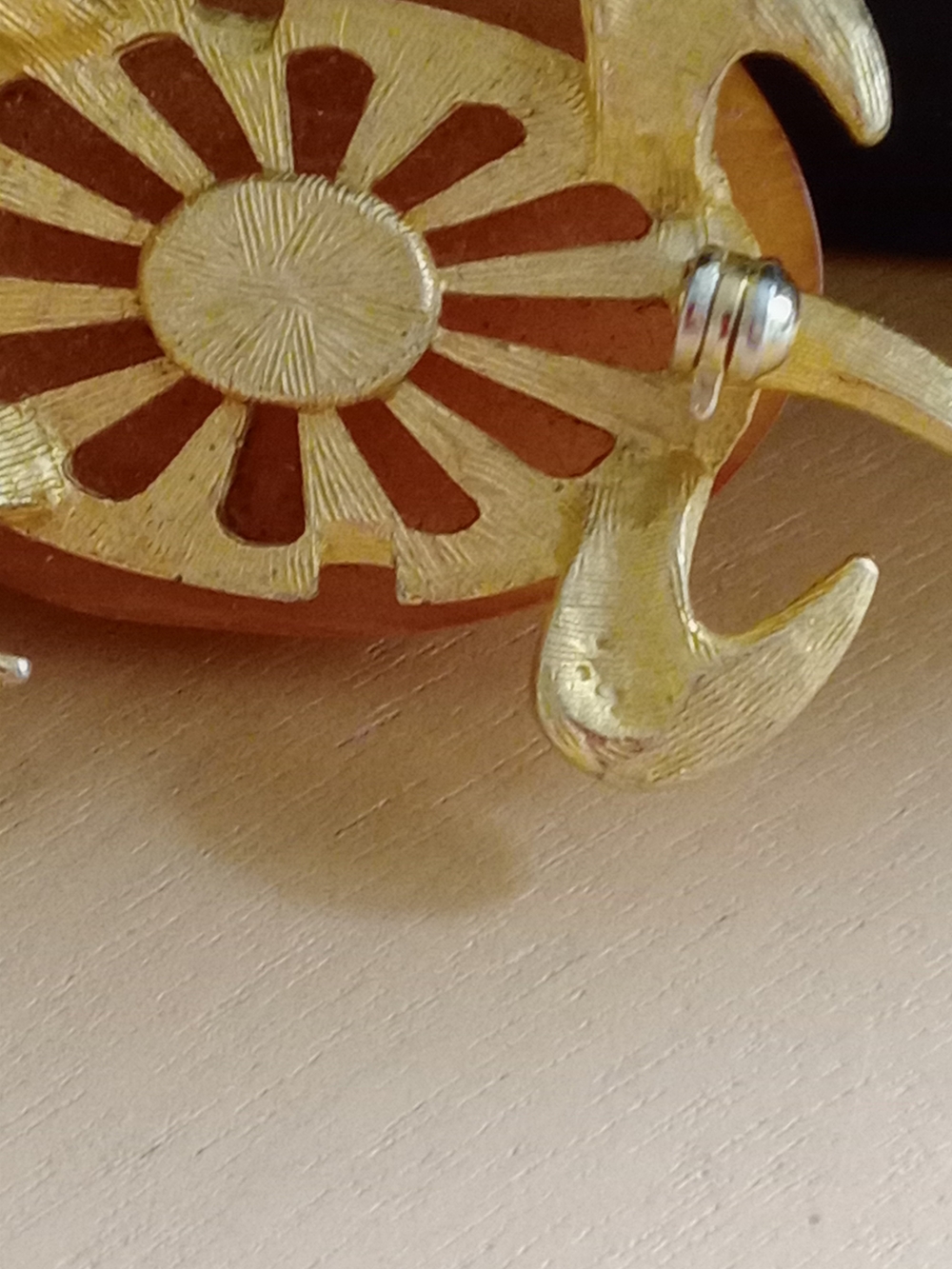 Gold-Tone Turtle Brooch with Glossy Orange Cabochon - Picture 7 of 8